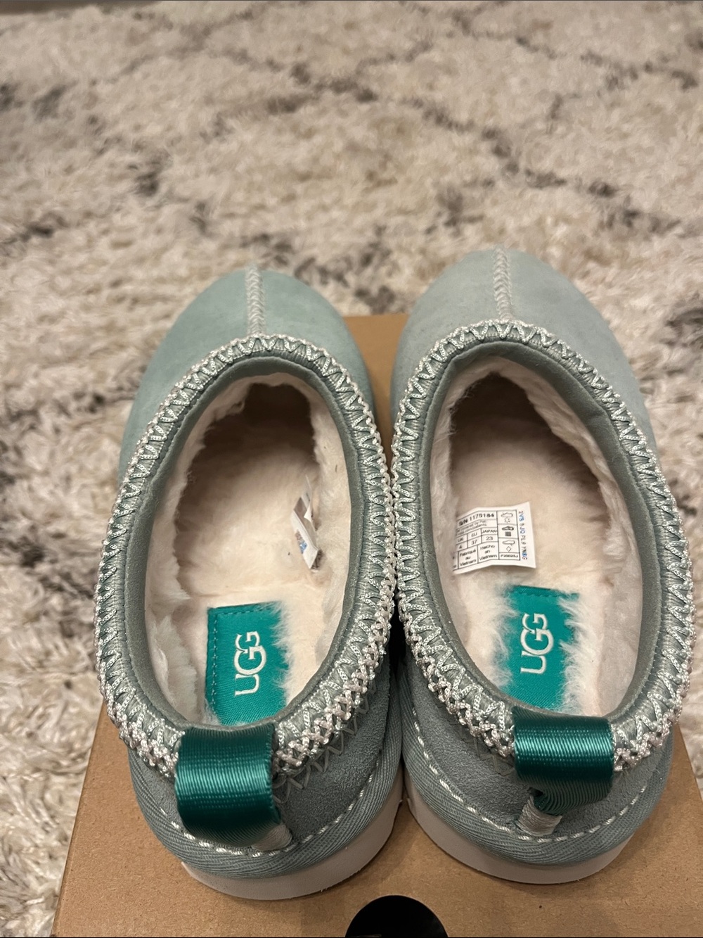 UGG Women's Tasman Meadow Suede Evolution Clog Slippers. US size 6. New in box. - Picture 3 of 8